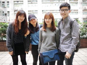 ■ ( 左 起 )   朴 藝 恩 、 蔡 寶 拉 、 金 多 惠 、 張 俊 浩 