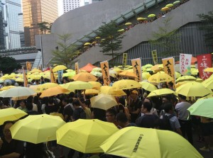 ■928兩傘運動一周年，市民重返金鐘現場情況。